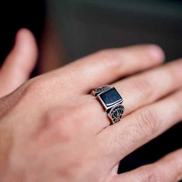 Shadowstone Ring (Black)