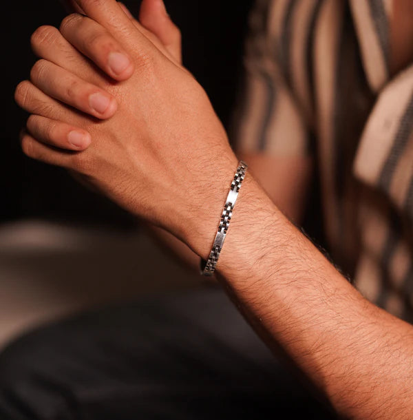 Quasar Cuff